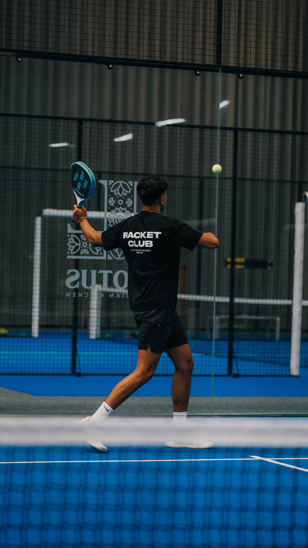 Racket Club T - Black